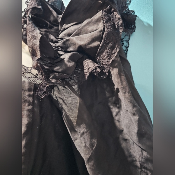 SELKIE CAVIAR DUCHESS SUGARFRILL DRESS IN BLACK - Picture 6 of 8